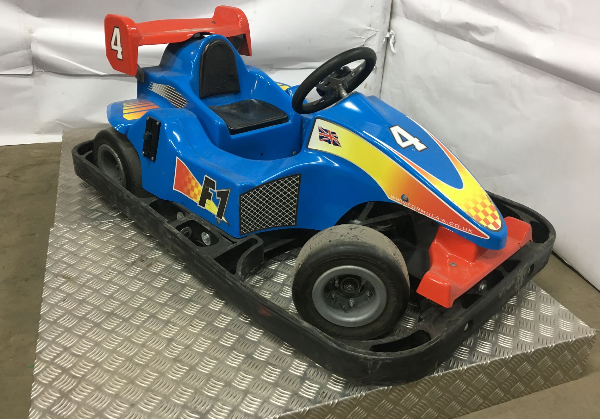 Formula K 'F1' Kids Pay & Ride Go Kart w/ Battery Charger - Bild 2 aus 5