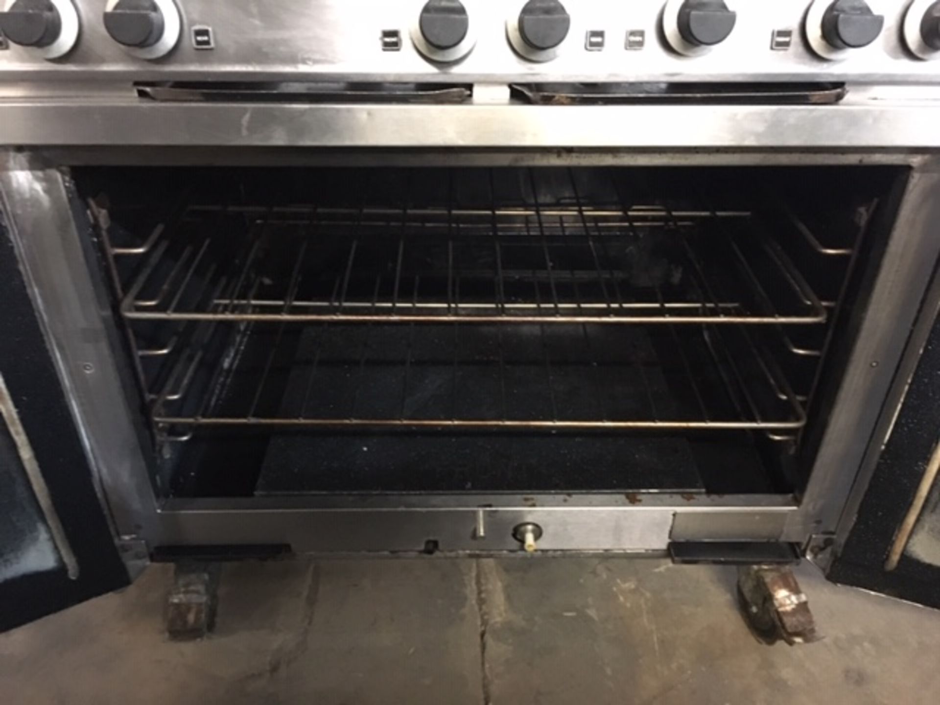 Falcon Dominator 6 Burner Gas Oven - Image 3 of 4