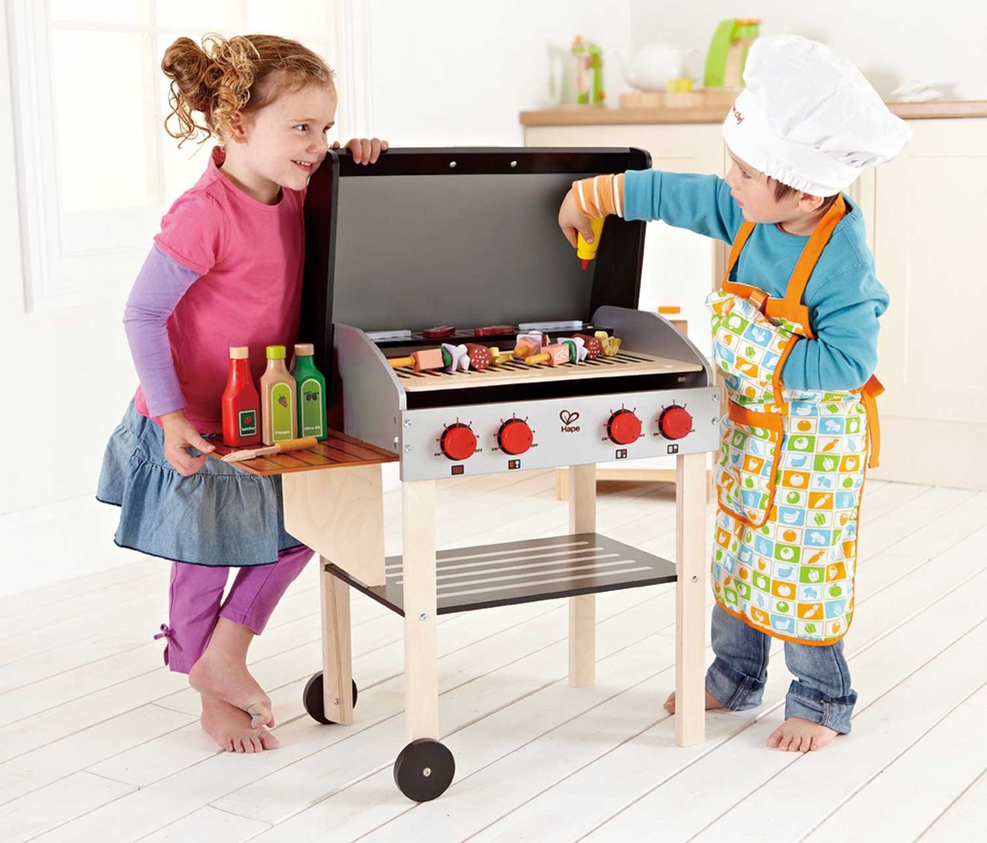 Hape Gourmet Grill playset - Image 2 of 3