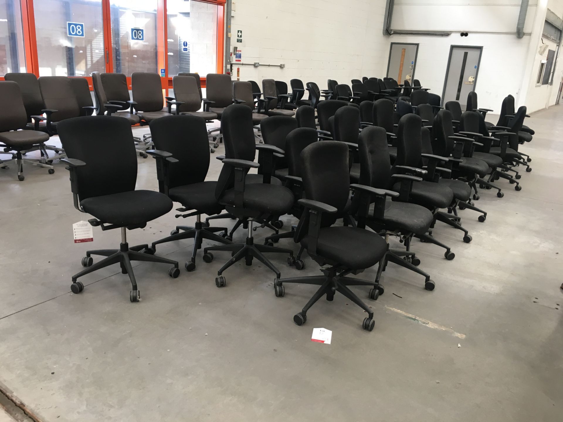 34 x Height adjustable typist chairs with arms