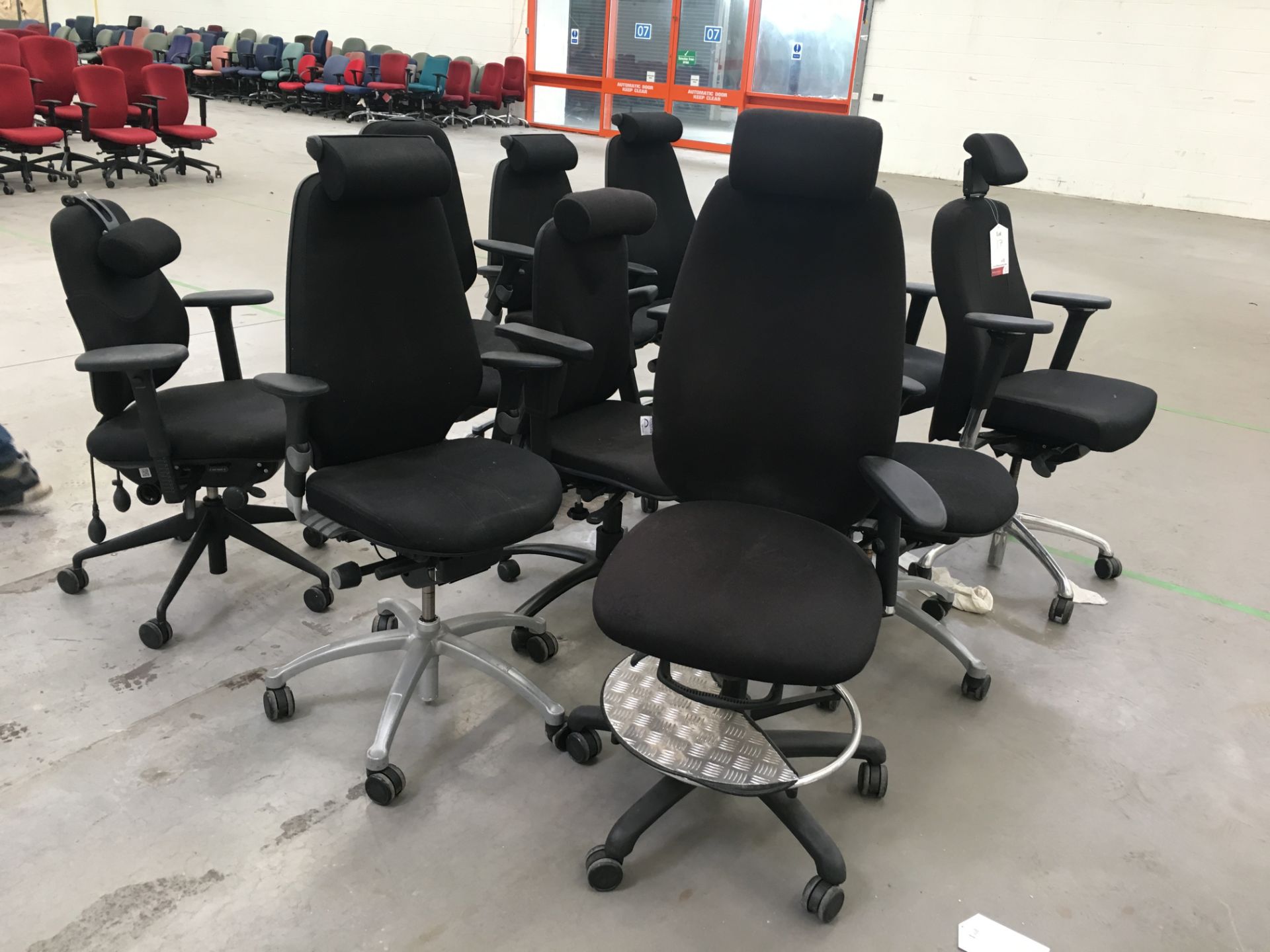 11 x Height adjustable typist chairs with arms