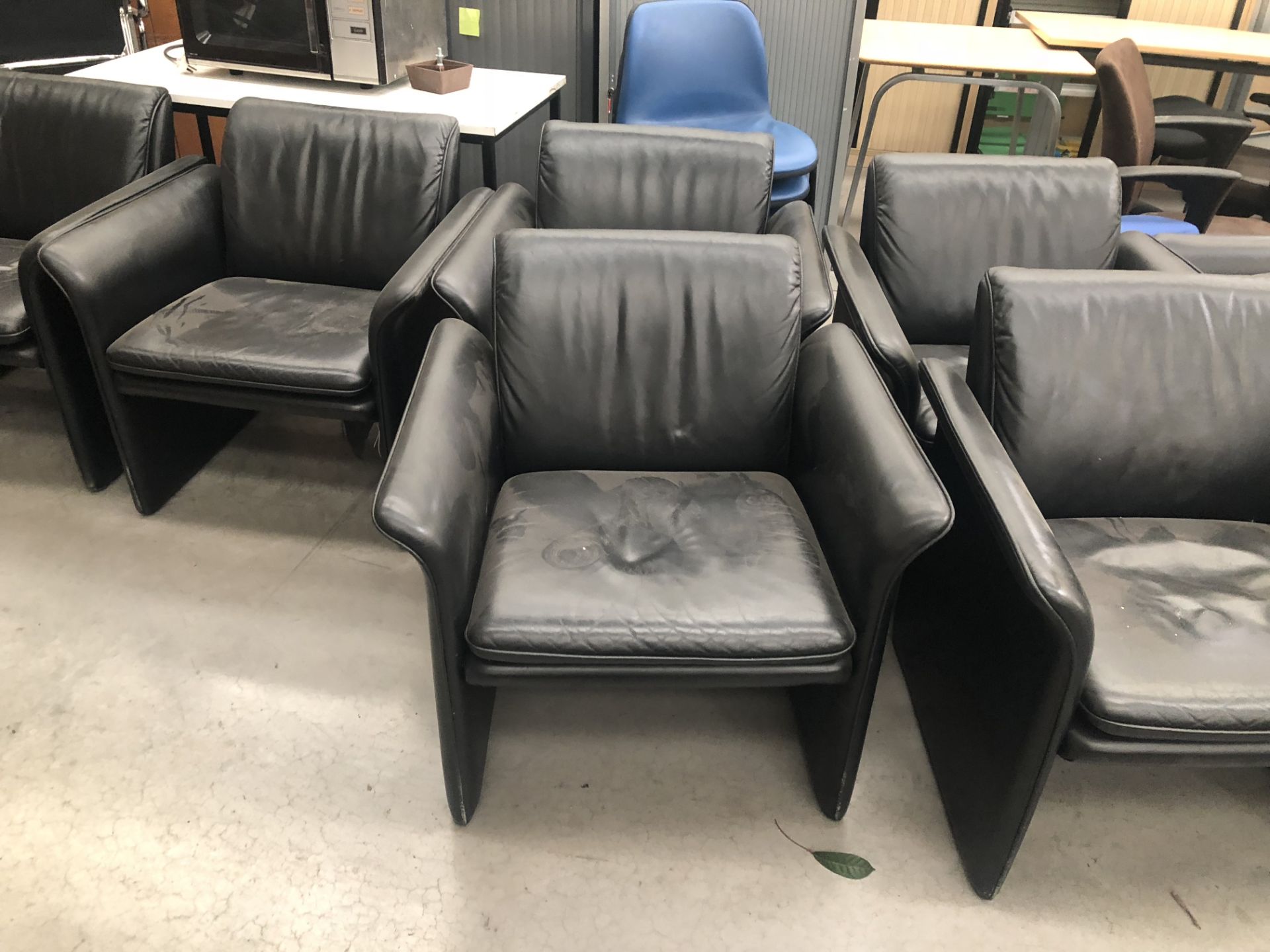 35 x Chairs and settees. See description. - Image 2 of 9