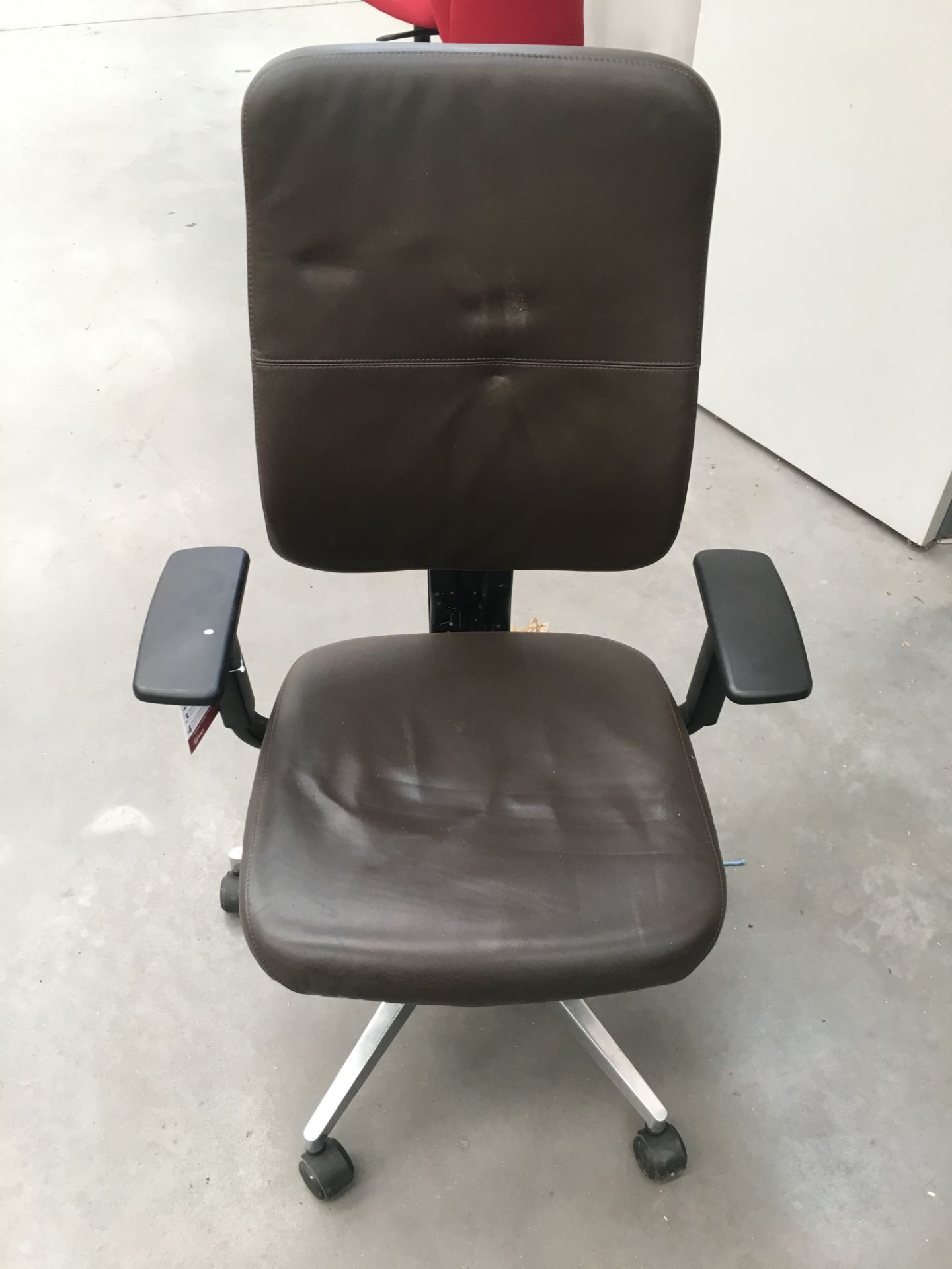 24 x Faux leather adjustable typist chairs with arms - Image 3 of 3