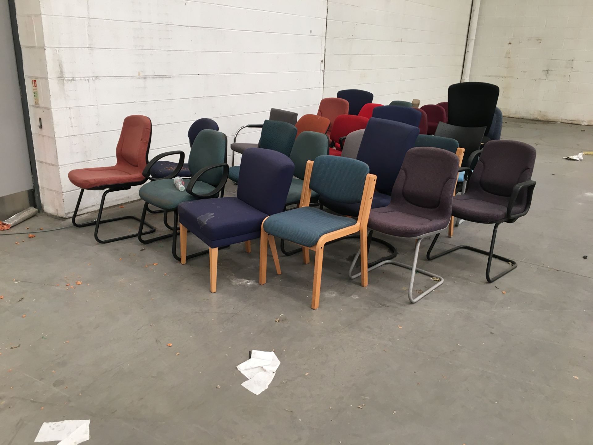 75 x Assorted chairs - Image 2 of 4