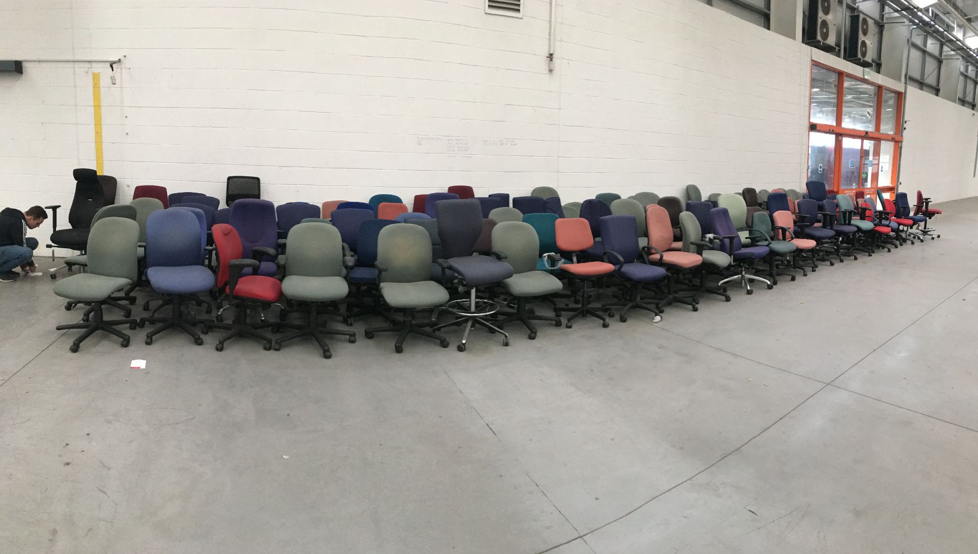 100 x Assorted typist chairs with arms - Image 2 of 2