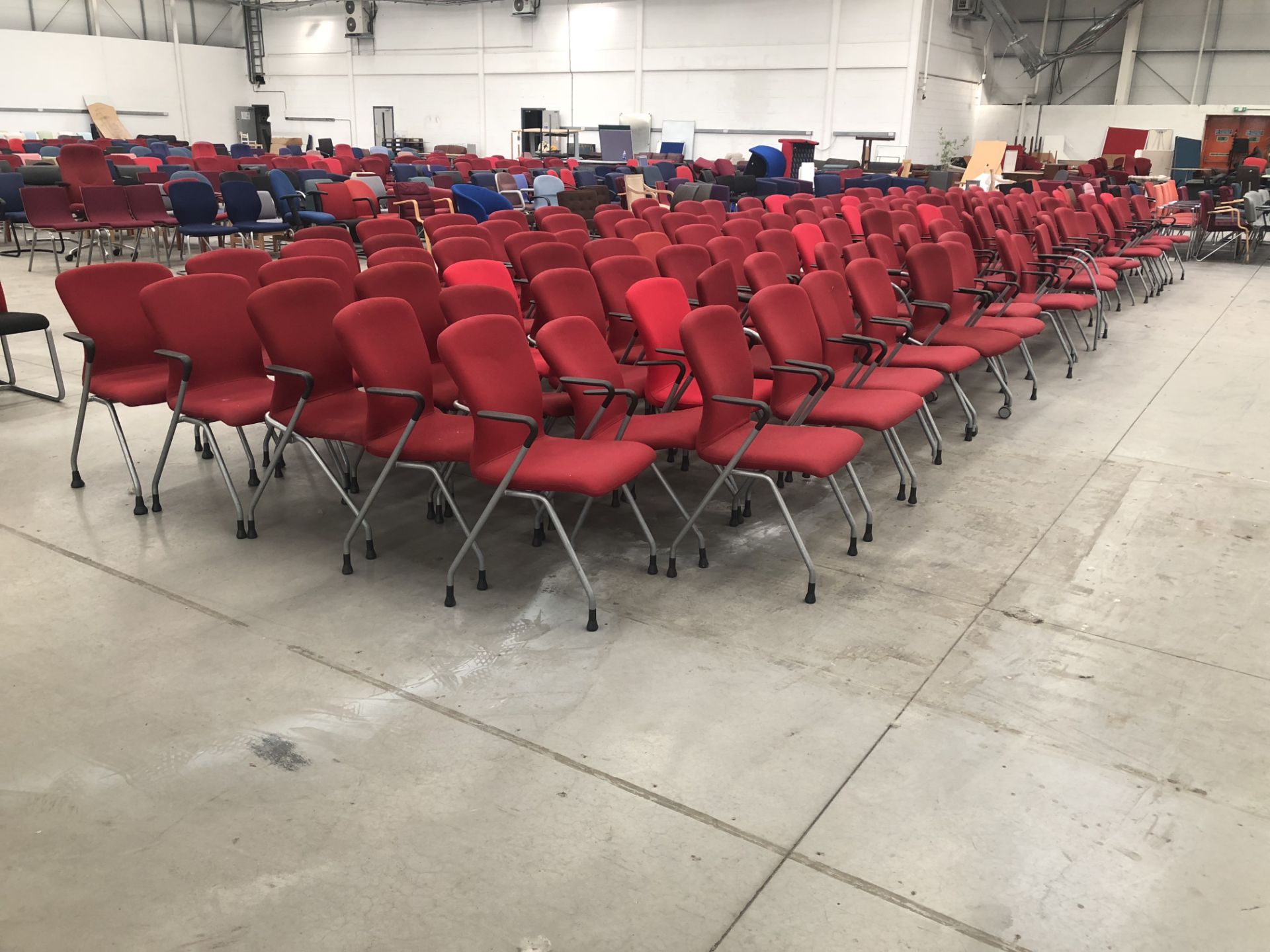 115 x Chairs with metal legs and arms - Image 2 of 2