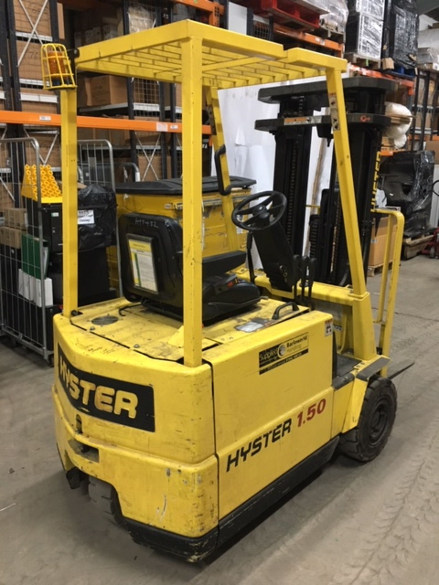 Hyster A1.50XL Electric Counter-Balanced Forklift Truck w/ Charger | YOM: 2006 - Image 4 of 16