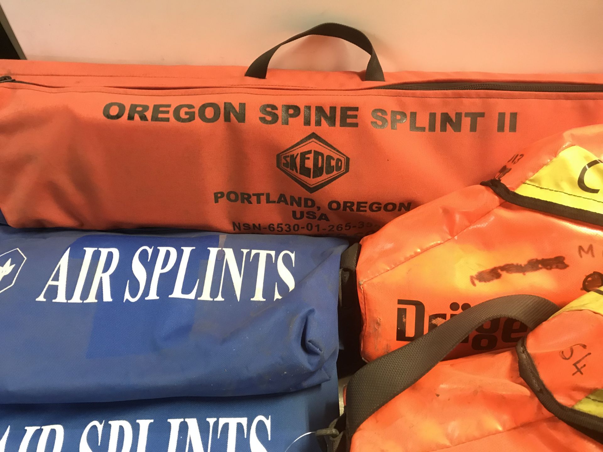 Quantity of emergency apparatus/equipment incl: 2 x Drager CF10, 2 x Air Splints & Oregon spine spli - Image 4 of 4