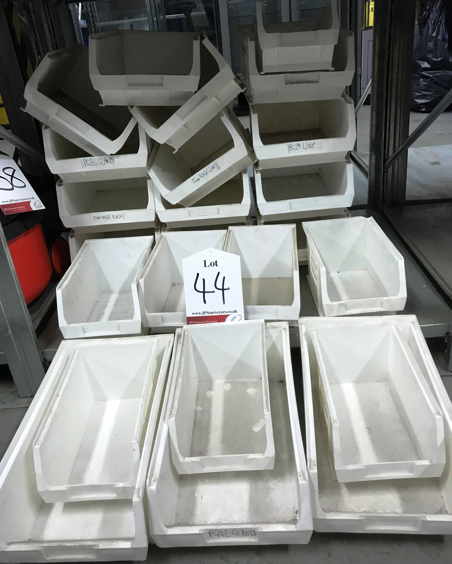 24 x Barton stackable tote bins - sizes: 3 & 4