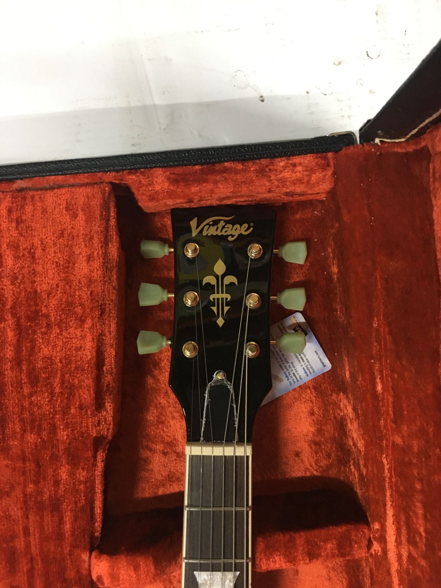 Vintage V100 Left Handed Electric Guitar | New | In Case | RRP £349 - Image 3 of 3