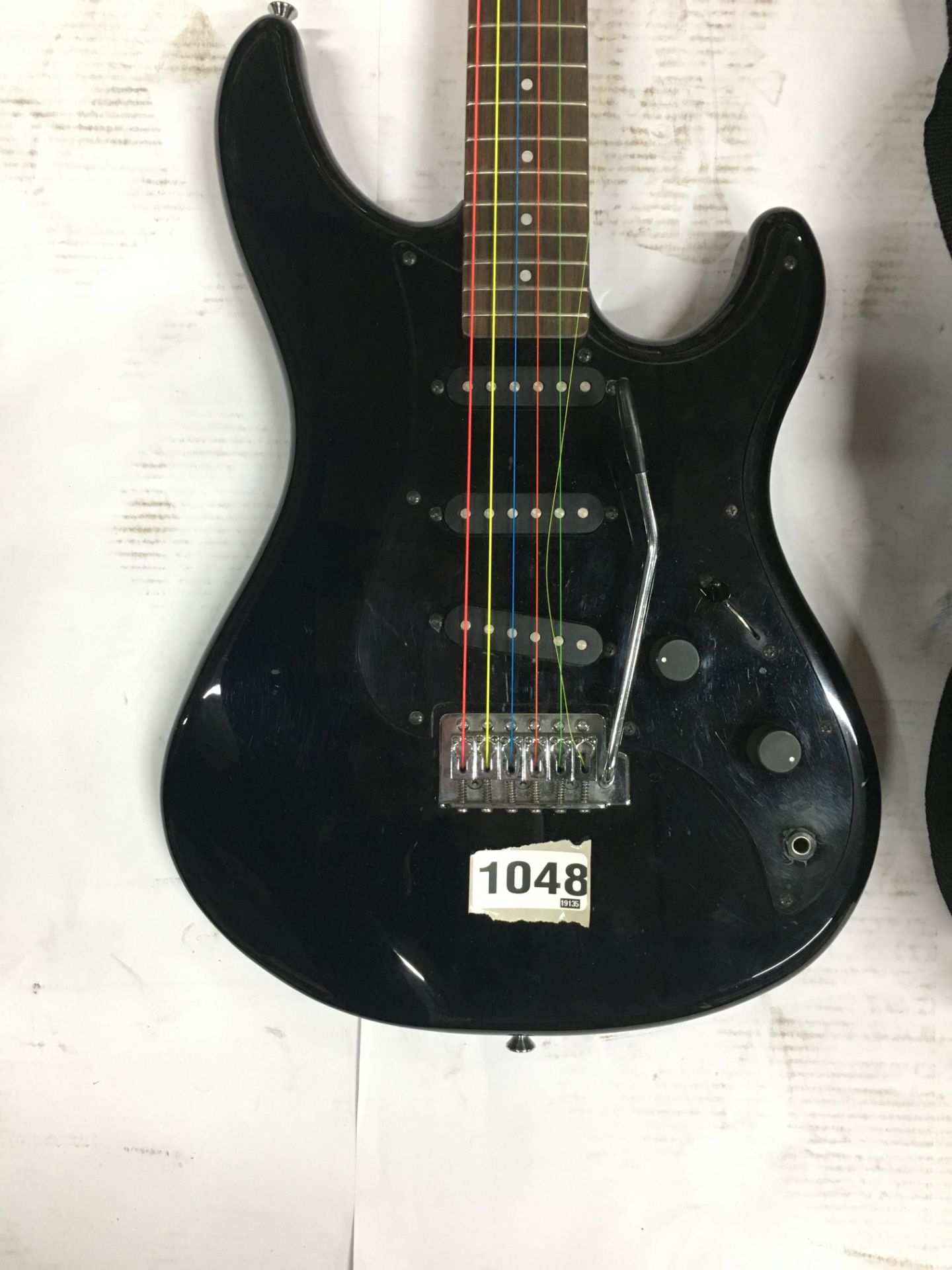 Yamaha SE203 Electric Guitar in Black | In Bag | Used - Image 3 of 4