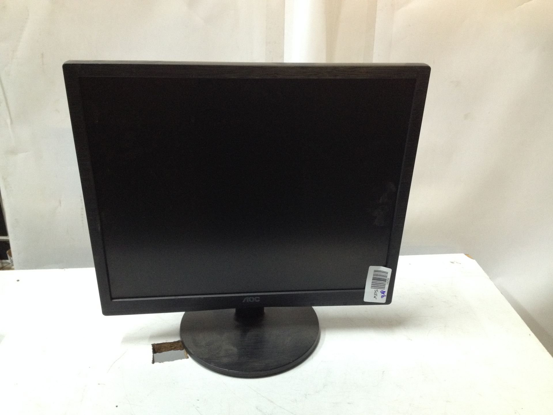 AOC 18" LED Computer Monitor - Image 3 of 3