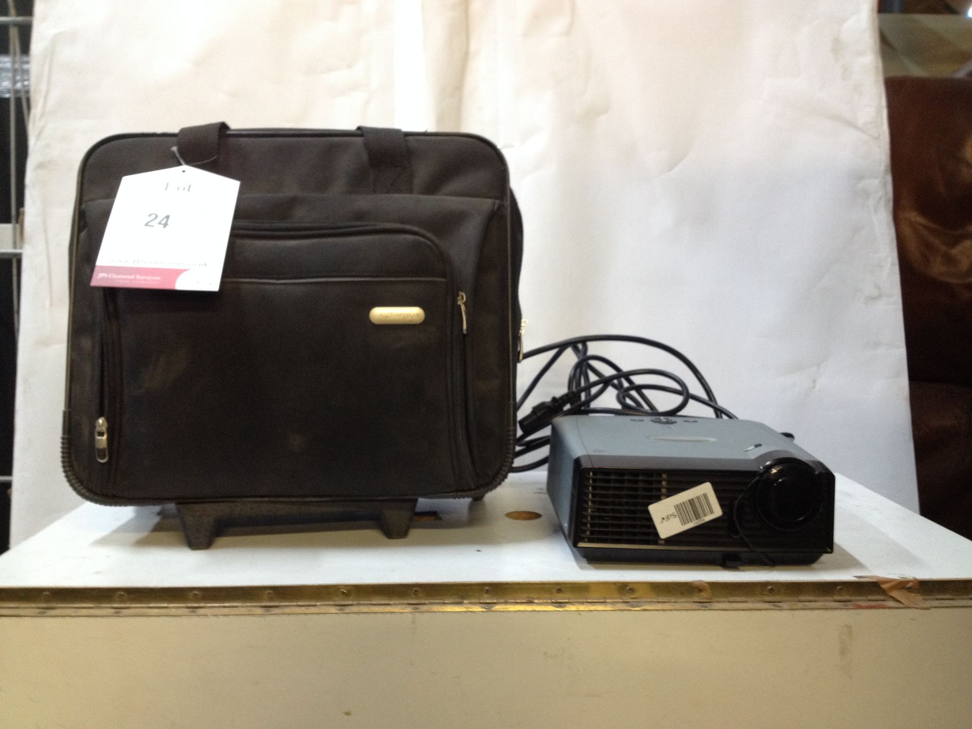 Optoma DAEPTZL DLP Projection Display W/ Wheeled Case - Image 2 of 3