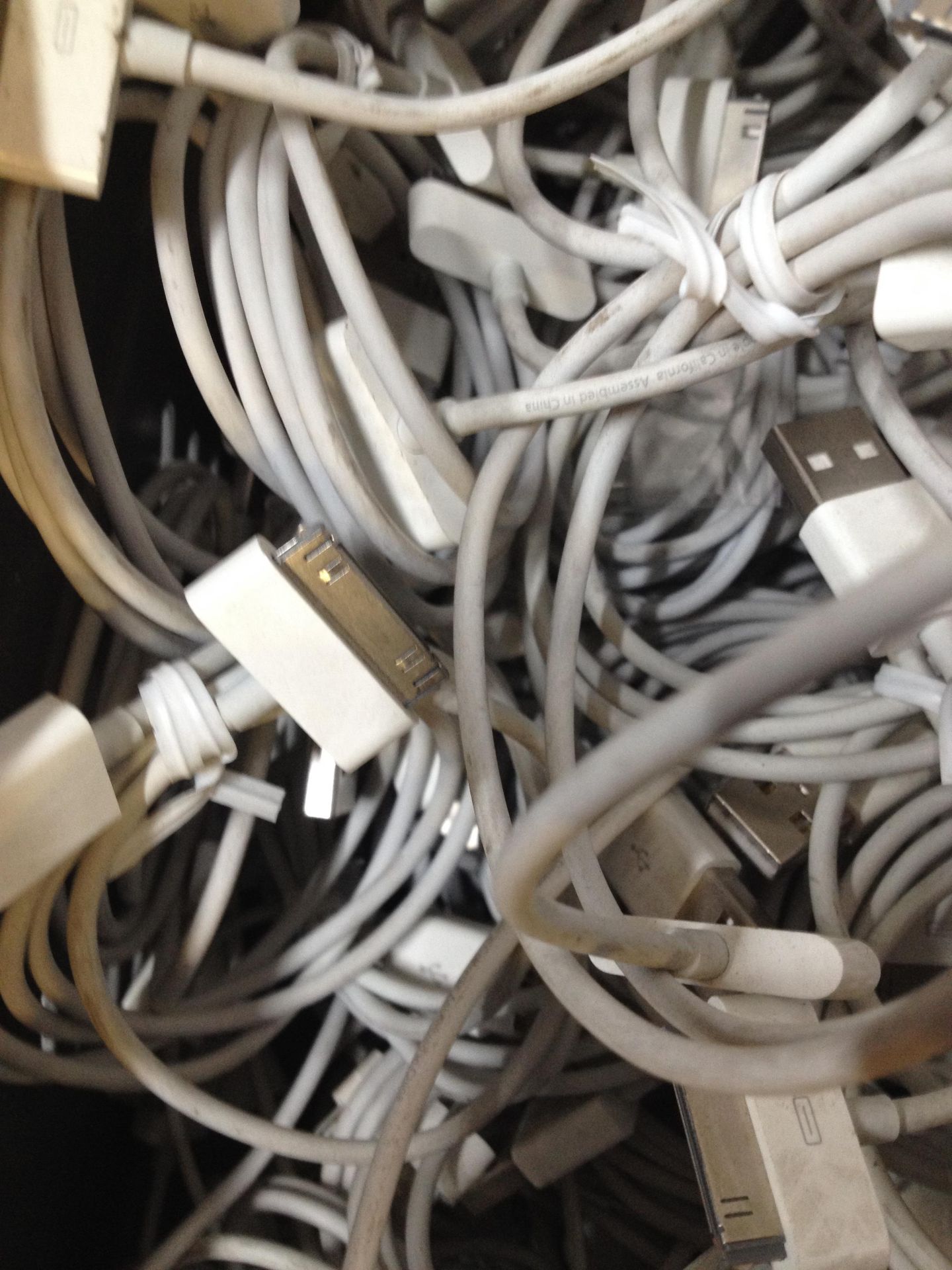 Quantity of iPhone Chargers as Per Pictures - Image 4 of 5