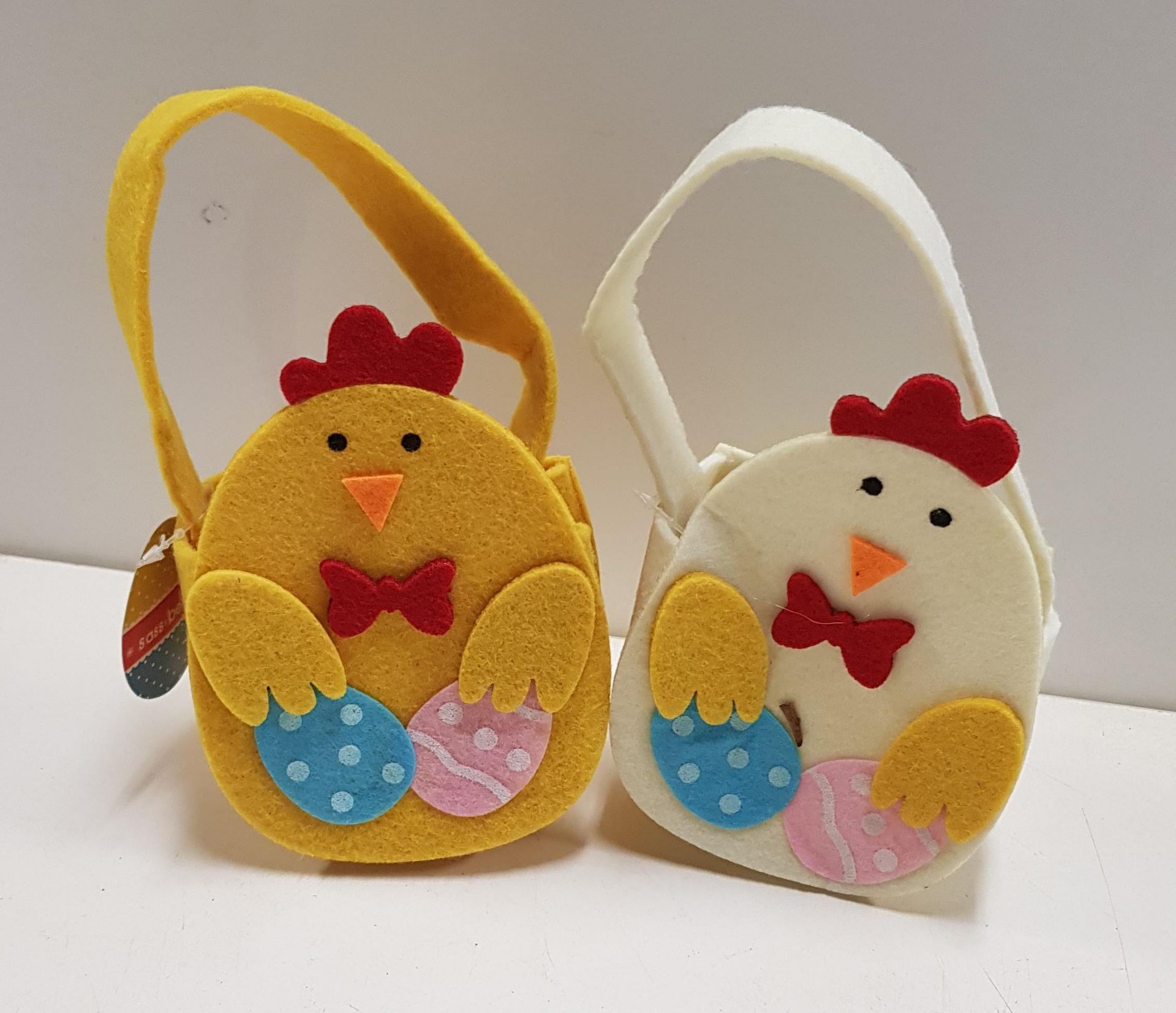 65 x Felt Easter egg baskets Total RRP £341.25