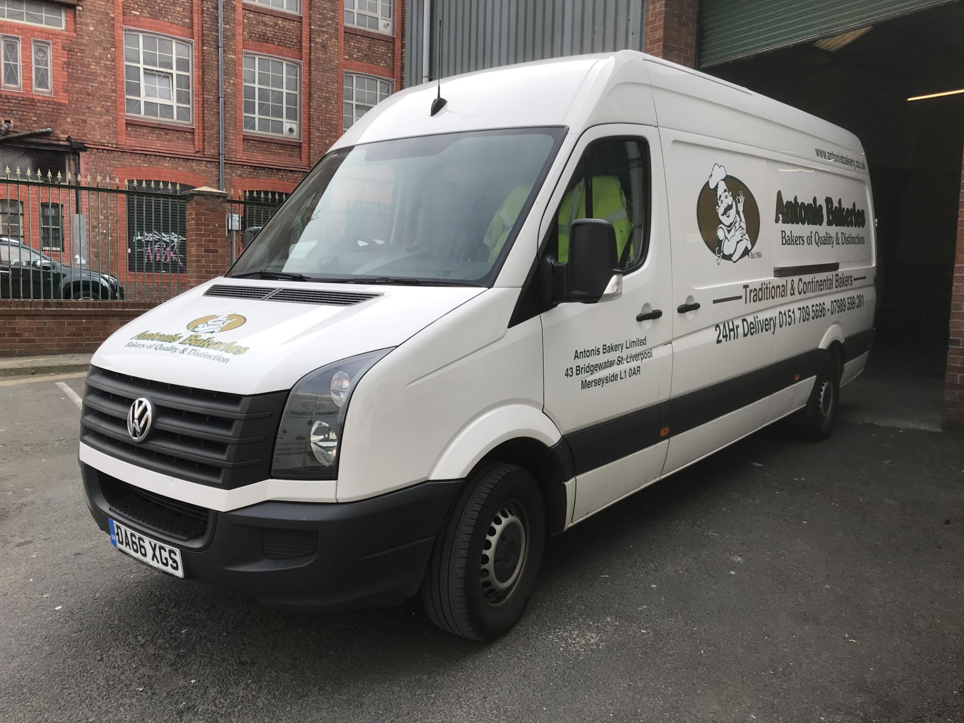 Volkswagen Crafter CR35 TDI Diesel Panel Van | 52,884 Miles - Image 4 of 8