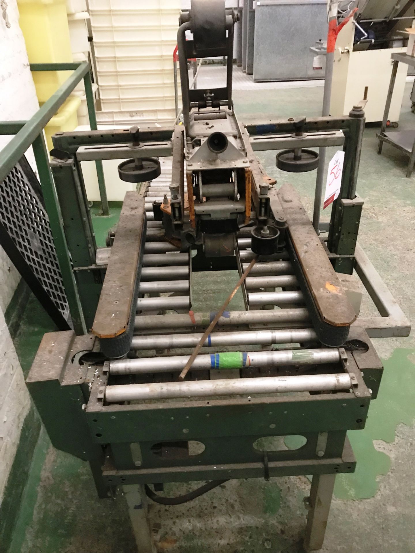 Comarme Gemini Case Sealing Machine w/ Roller Feed | YOM: 1995 - Image 4 of 5