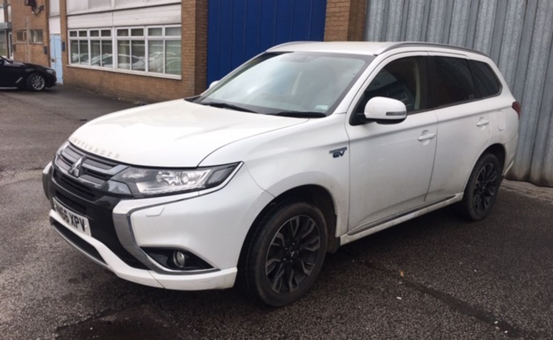 Mitsubishi Outlander Juro PHEV CVT Hybrid Estate | Reg: WM66 XPV | 24,196 Miles