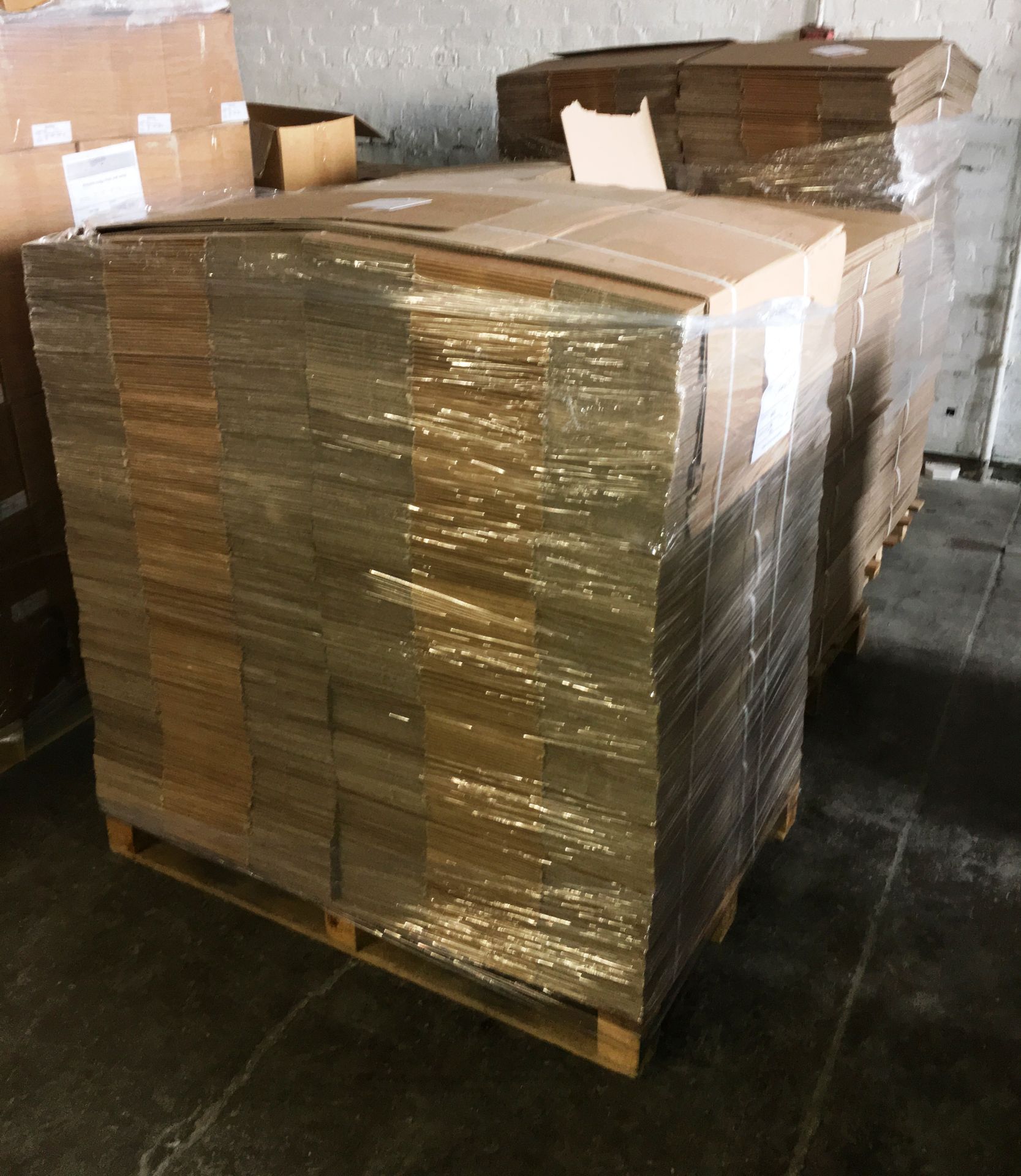 3 x Pallets of Cardboard 'Burger Bun' Boxes - 483mm x 383mm x 202mm