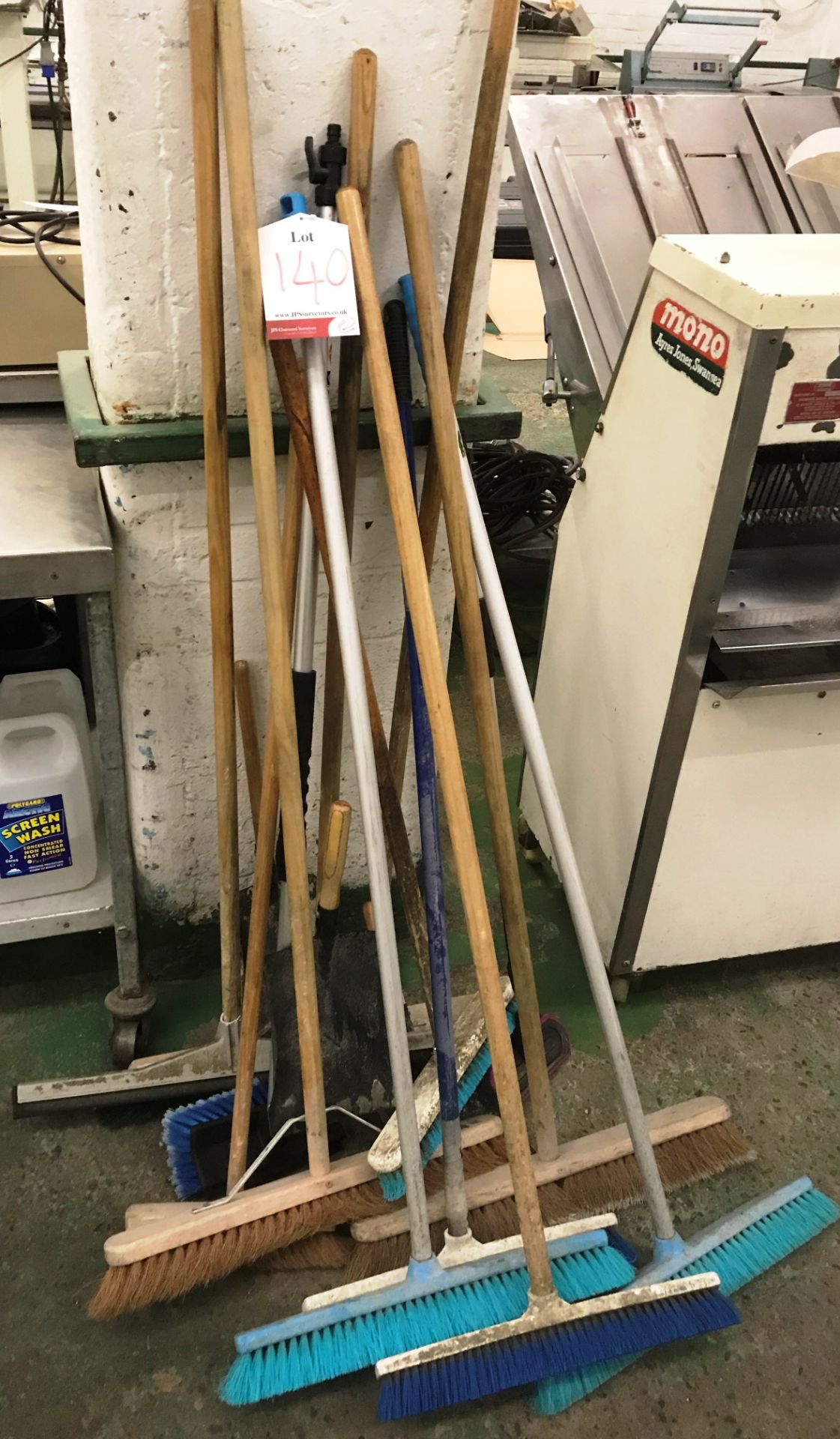 Quantity of Sweeping Brushes & Shovels
