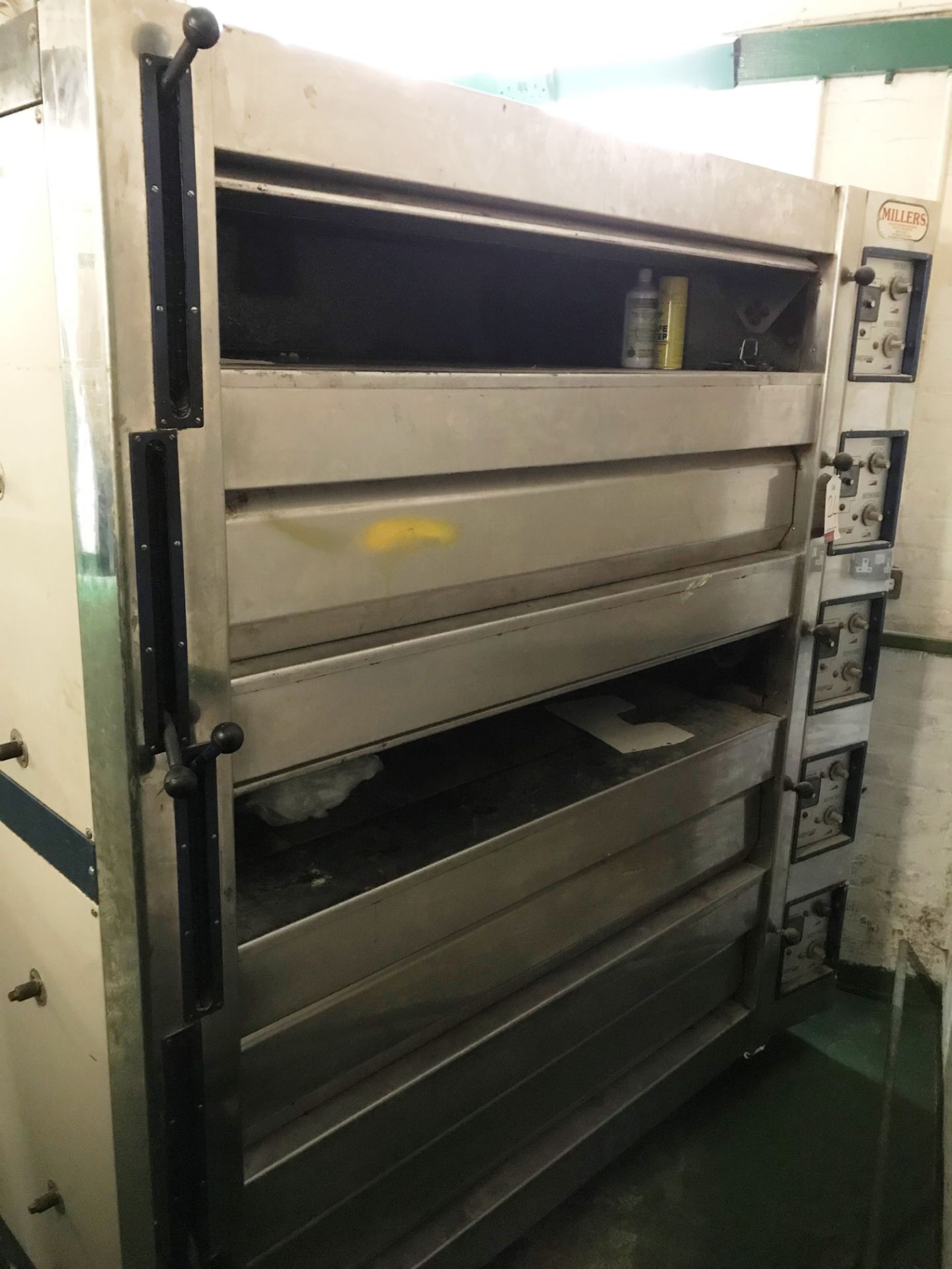 Miller Vanguard 4 Deck / 15 Tray Electric Bakery Deck Oven | Advised YOM: 1990