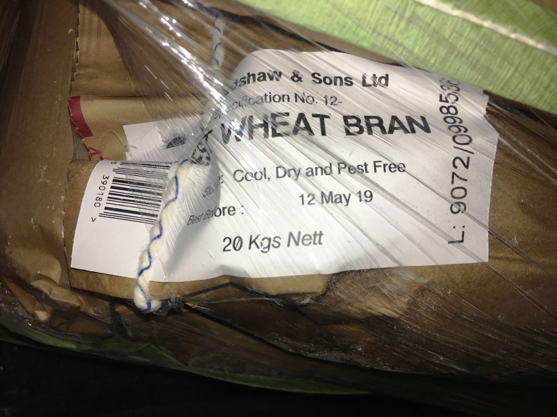 25 x 20kg Bags of Wheat Bran - PAST BEST BEFORE DATE - Image 2 of 3