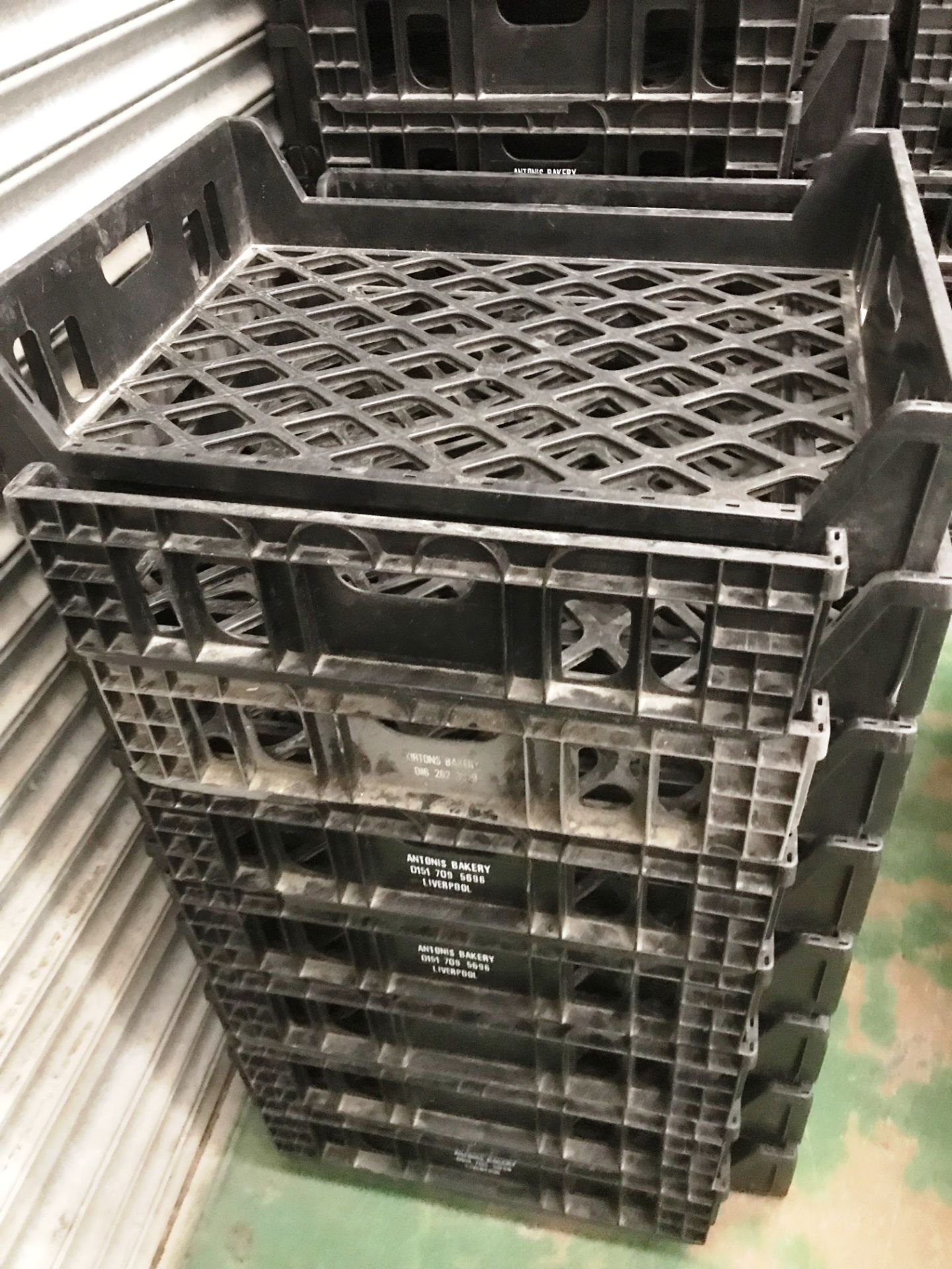 220 + Stackable Ventilated Bakery Baskets | Size: 745mm x 570mm - Image 3 of 3