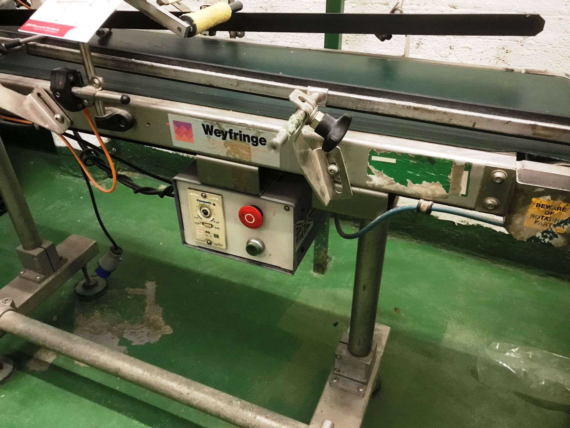 Weyfringe A4+/300 DB3 Label Applicator & Printer w/ Powered Conveyor & Hand held Remote | YOM: 2014 - Image 2 of 7