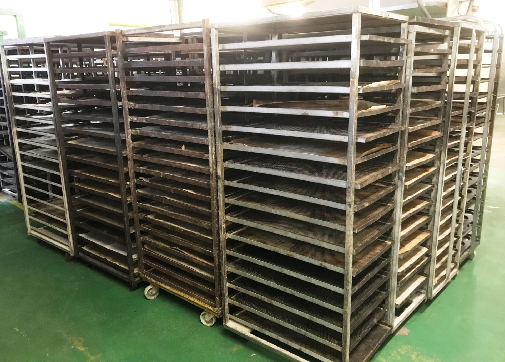16 x Various Bakery Racks & Trays - As Pictured - Image 3 of 3