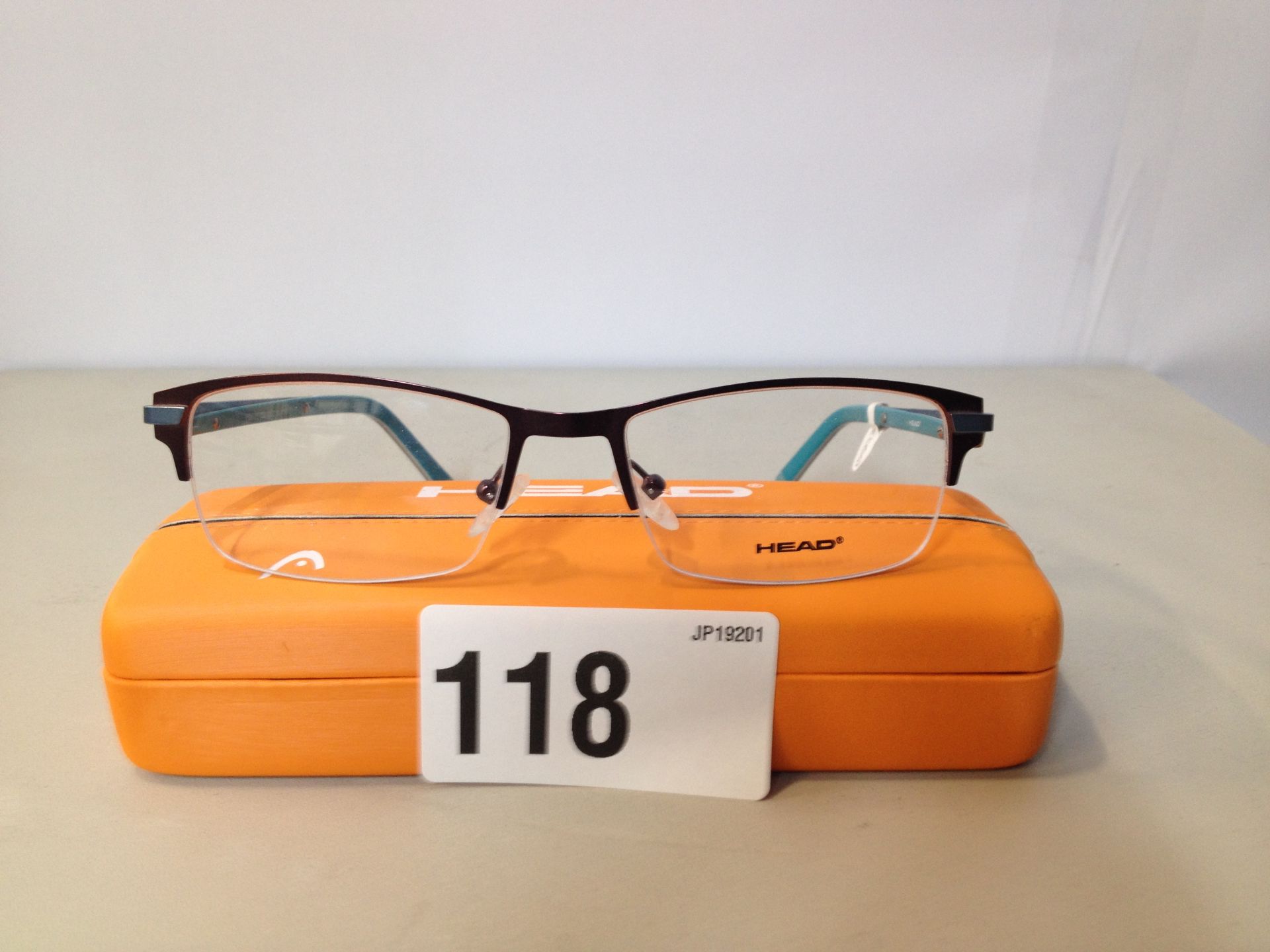 1 x Pair of HEAD reading glasses