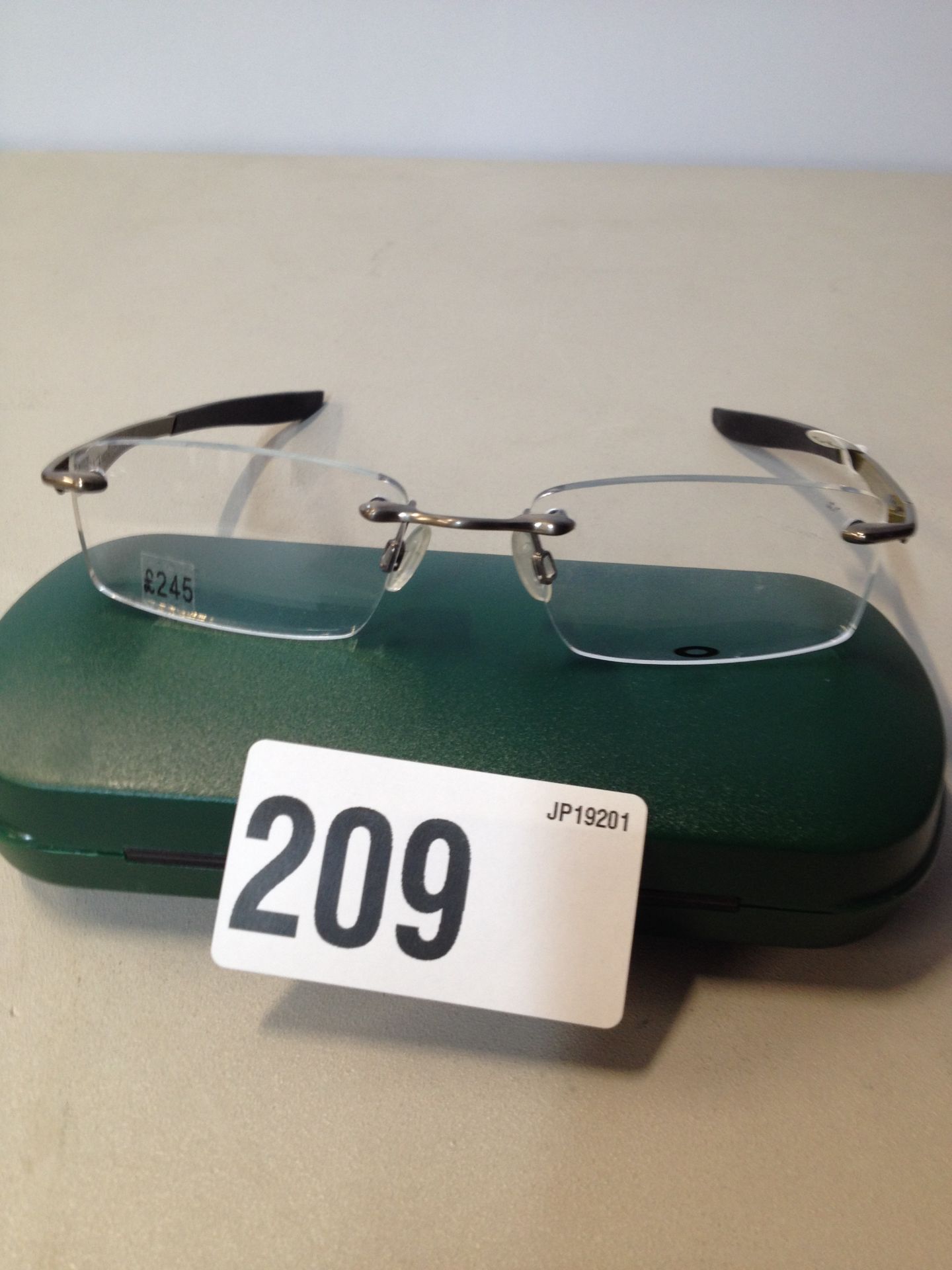 1 x Oakley Evade Glasses