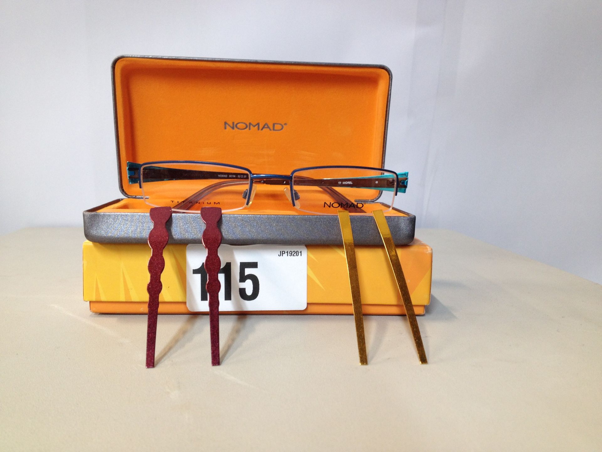 1 x Pair of NOMAD 901M Reading Glasses