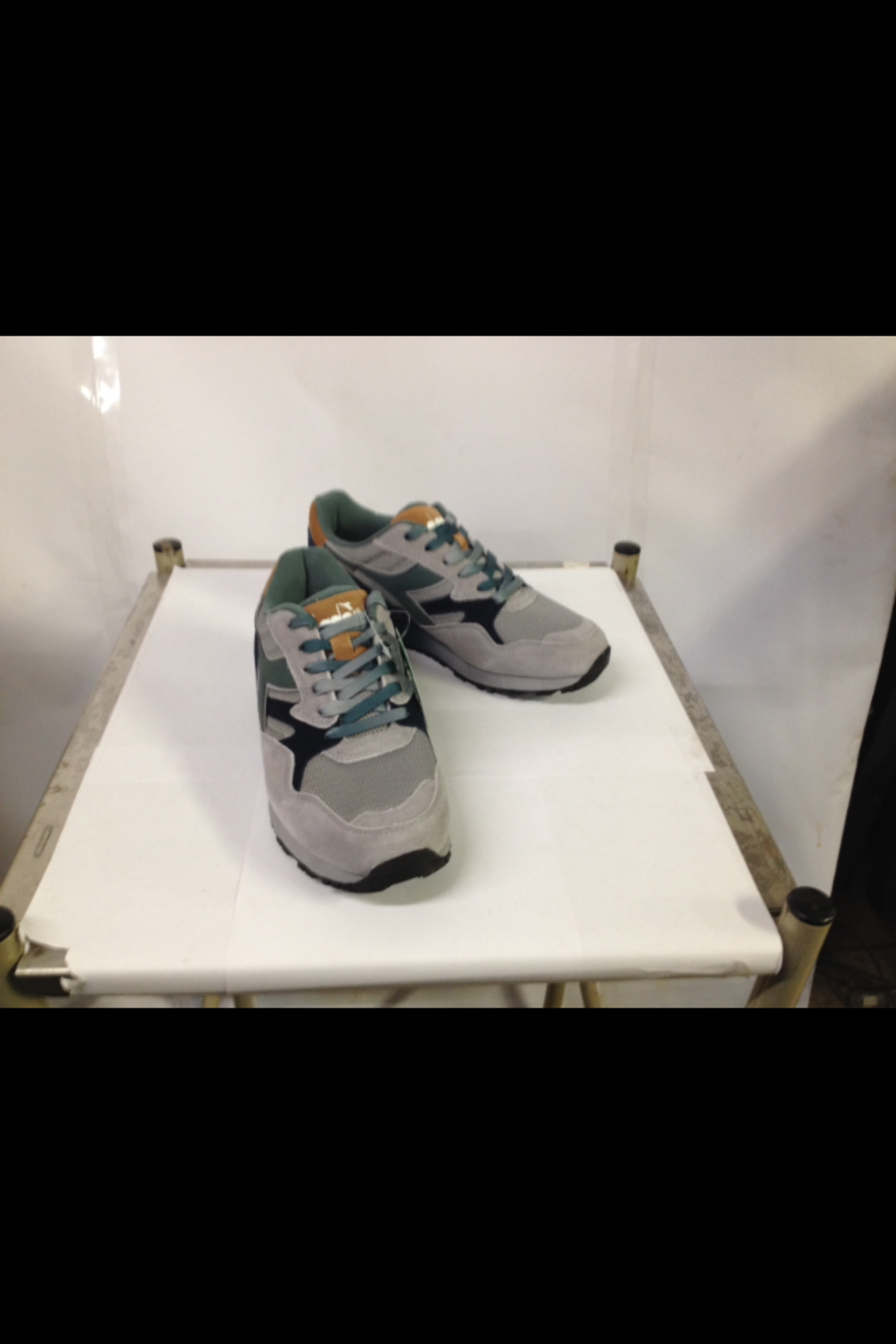 1 x Diadora Trainers | N902 Speckled | Colour: Grey Ash Dust | UK Size: 7 | RRP £ 50 - Image 2 of 2