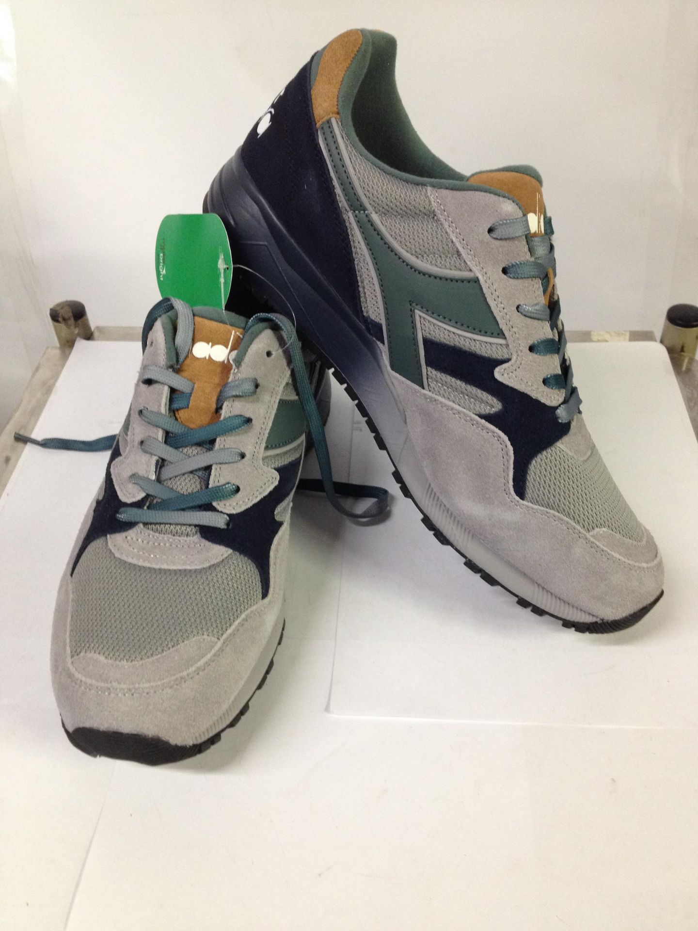 1 x Diadora Trainers | N902 Speckled | Colour: Grey Ash Dust | UK Size: 11 | RRP £ 80 - Image 2 of 2