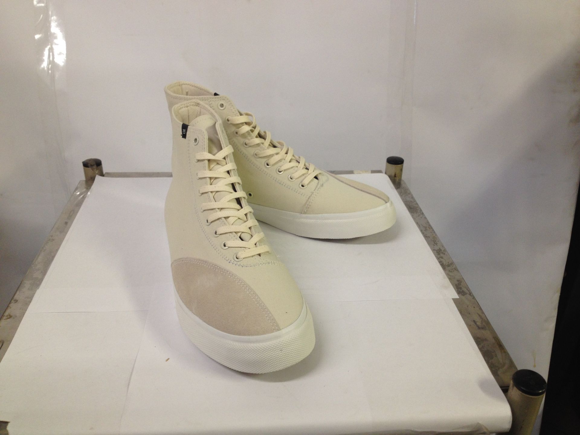 1 x Dodds High Top Sneakers | Colour: Winter White | UK Size: 9 | Unisex | RRP £ 55 - Image 2 of 2