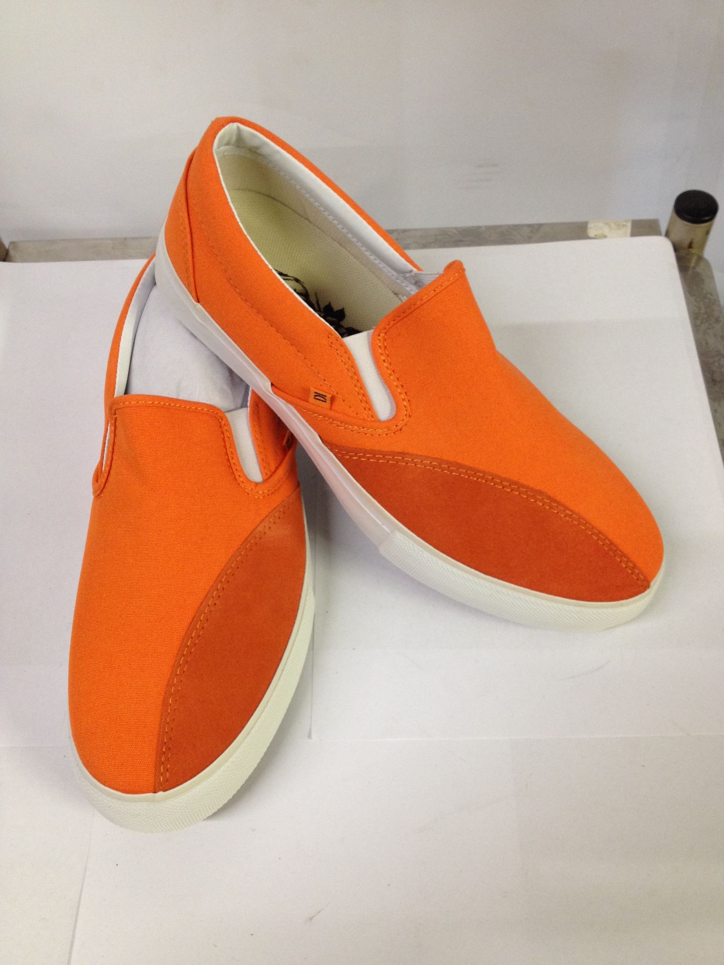1 x Dodds Skate Shoe | Colour: Rich Orange | UK Size: 8 | Unisex | RRP £ 55