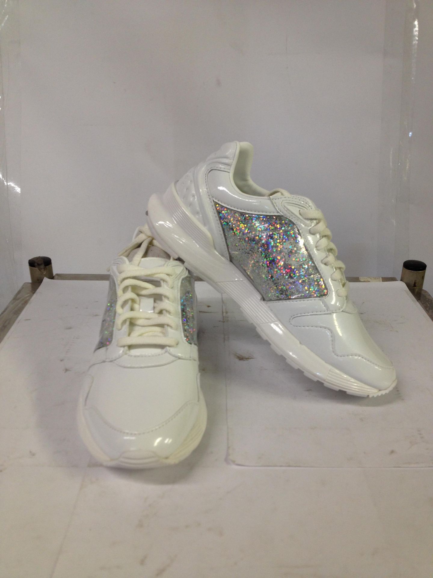 1 x Le Coq Sportif Trainers | Omega x W Snowflakes | Colour: Optical White | UK Size: 3 | RRP £ 124