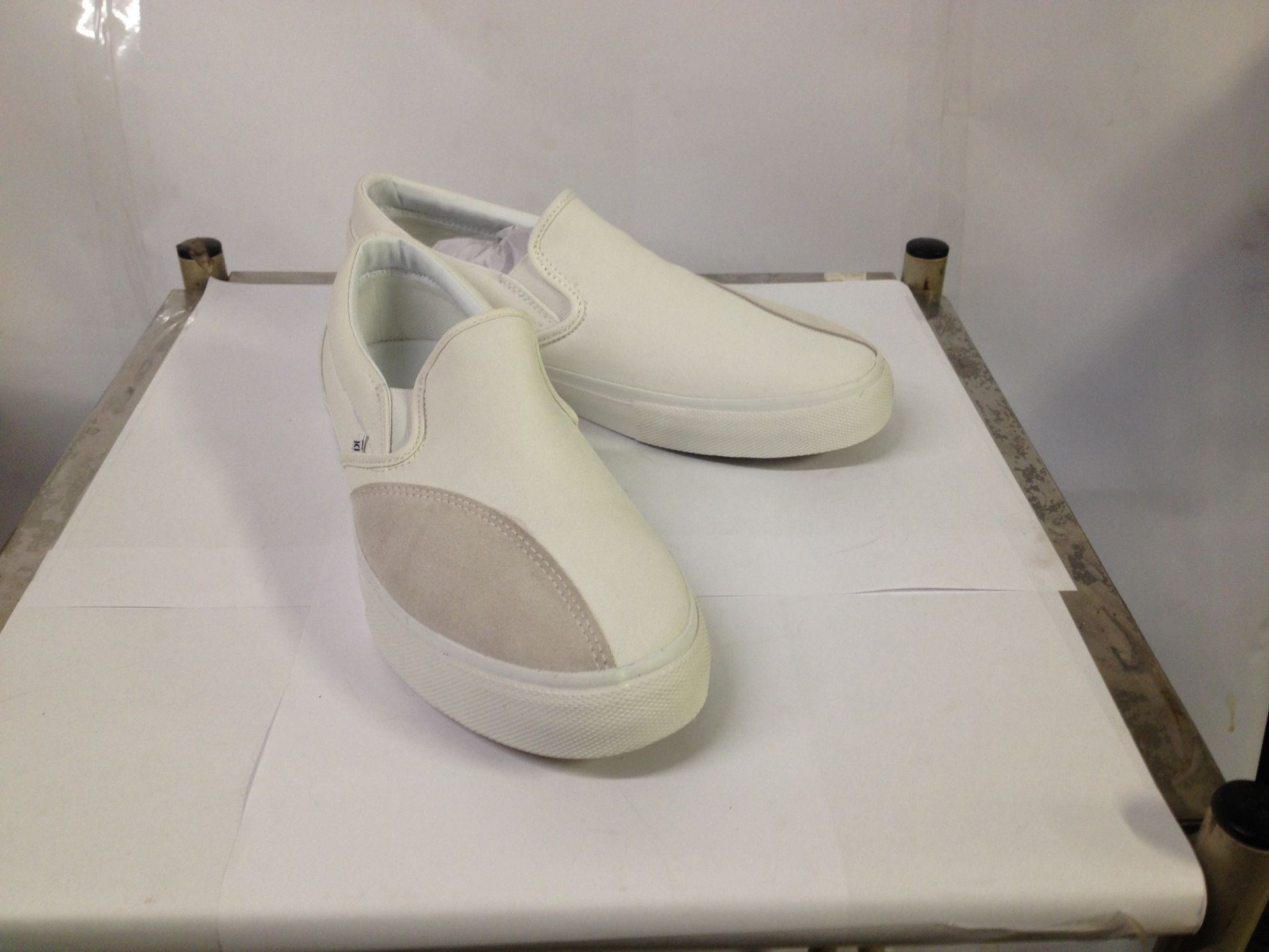 1 x Dodds Skate Shoe | Colour: White | UK Size: 9 | Unisex | RRP £ 55 - Image 2 of 2