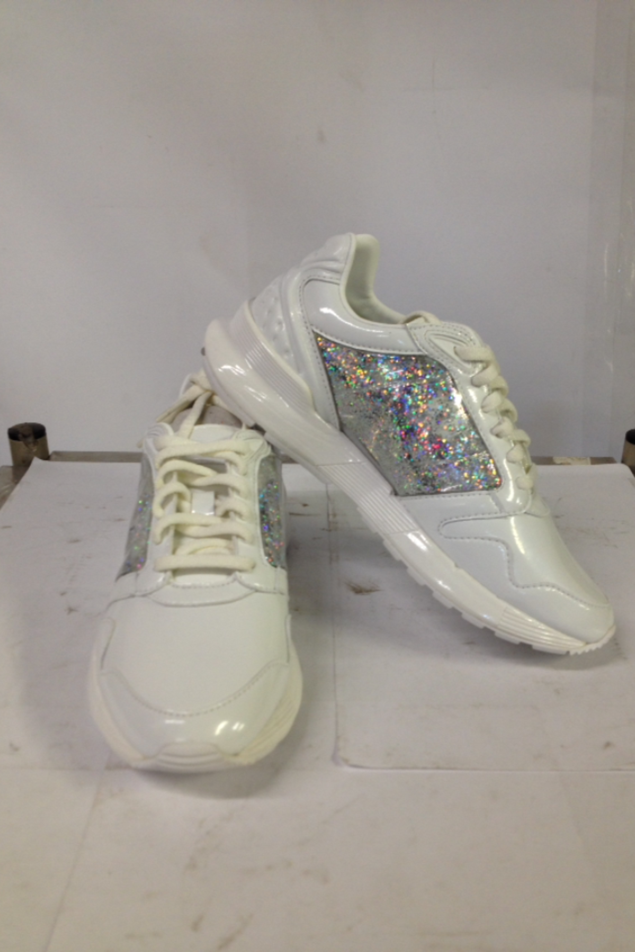 1 x Le Coq Sportif Trainers | Omega x W Snowflakes | Colour: Optical White | UK Size: 5 | RRP £ 124