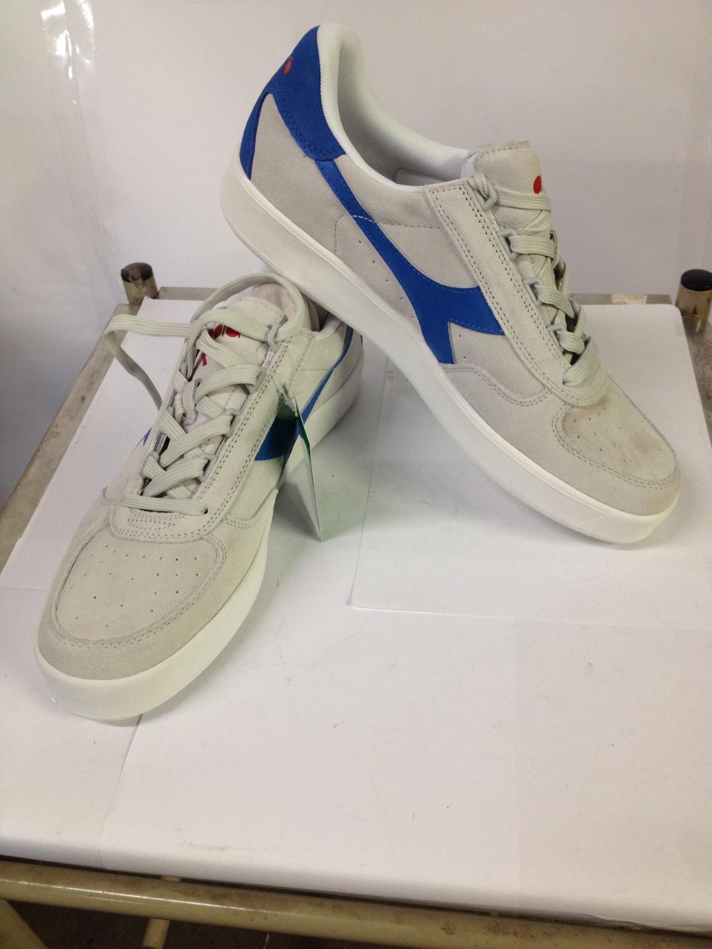 1 x Diadora Trainers | B.Elite Suede | Colour: White/Royal/Red | UK Size: 12 | RRP £ 70 - Image 2 of 2