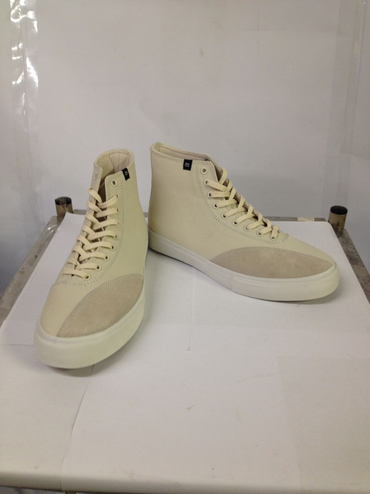 1 x Dodds High Top Sneakers | Colour: Winter White | UK Size: 6 | Unisex | RRP £ 55 - Image 2 of 2