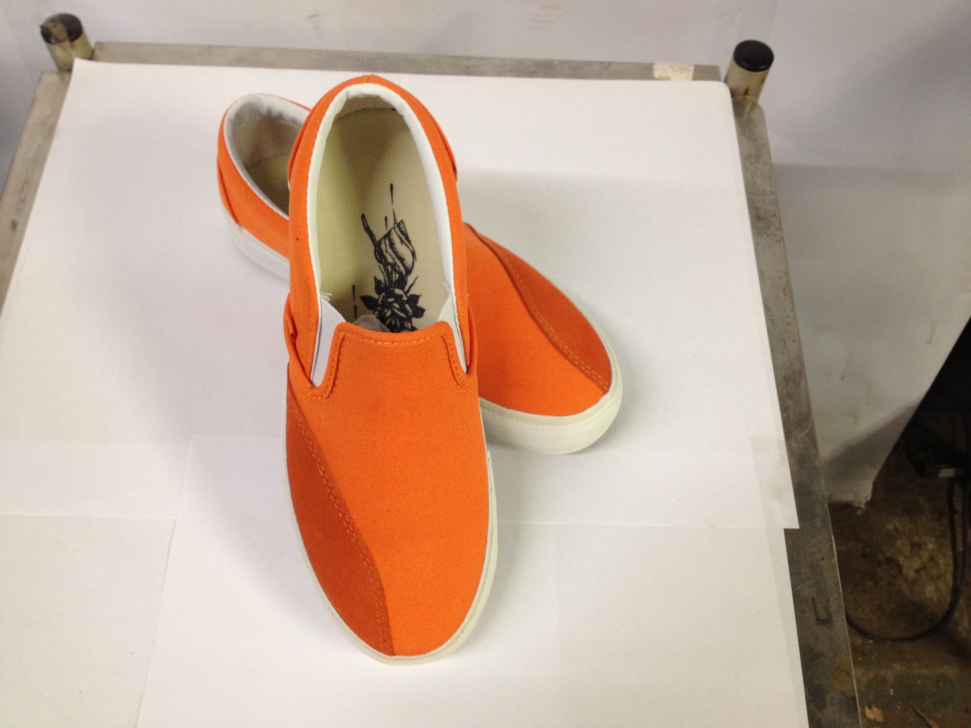 1 x Dodds Skate Shoe | Colour: Rich Orange | UK Size: 4 | Unisex | RRP £ 55 - Image 2 of 2