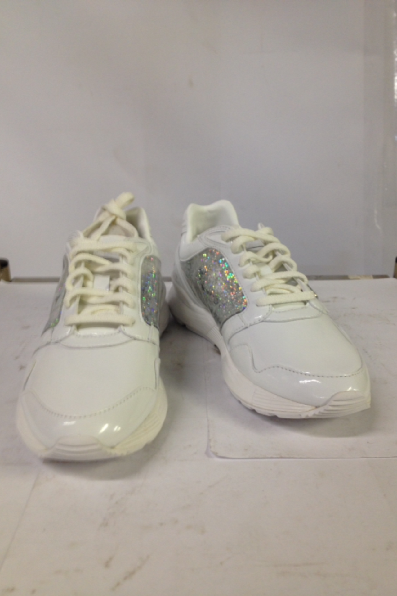 1 x Le Coq Sportif Trainers | Omega x W Snowflakes | Colour: Optical White | UK Size: 5.5 | RRP £ 1 - Image 2 of 2