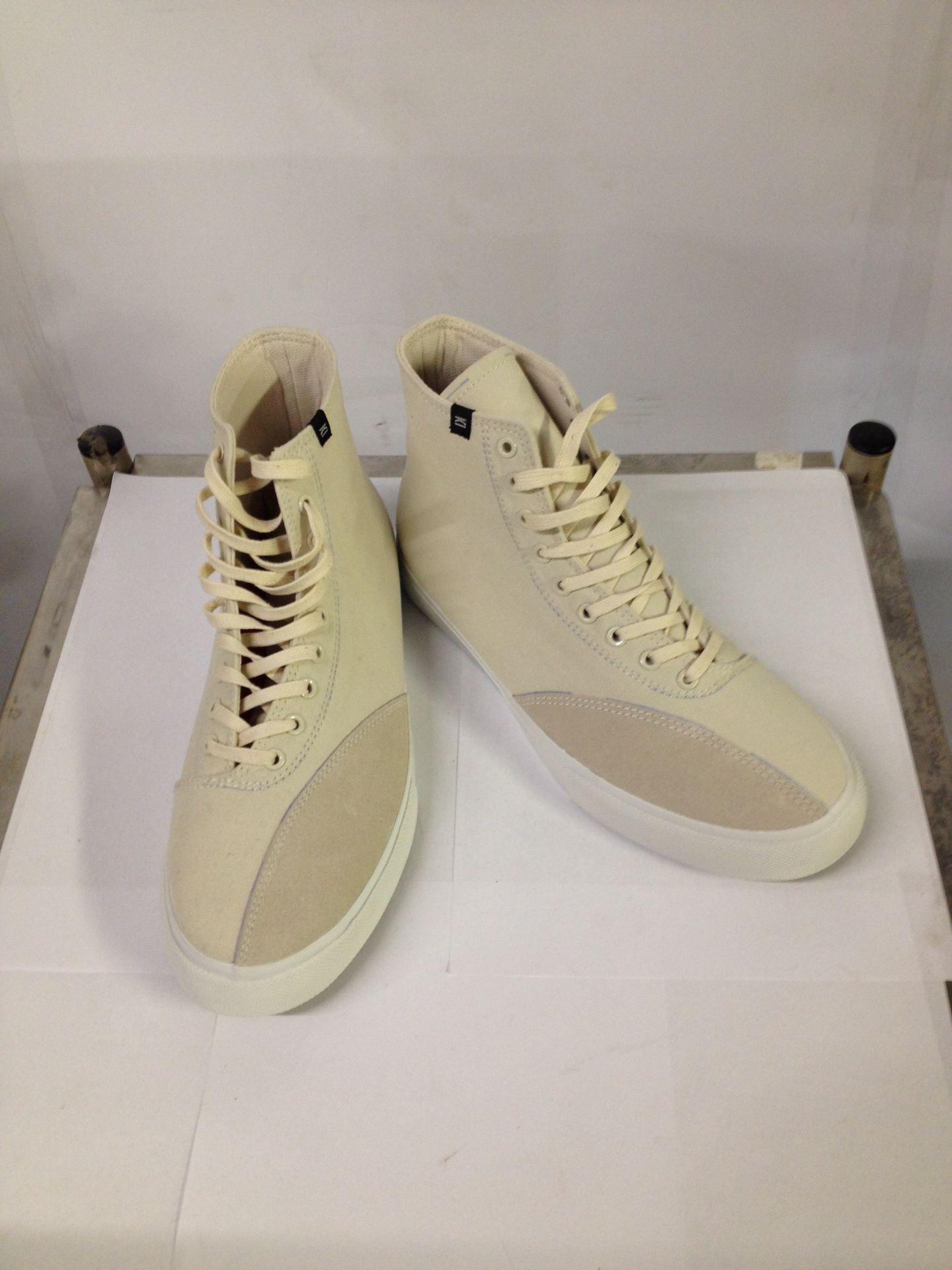 1 x Dodds High Top Sneakers | Colour: Winter White | UK Size: 7 | Unisex | RRP £ 55 - Image 2 of 2