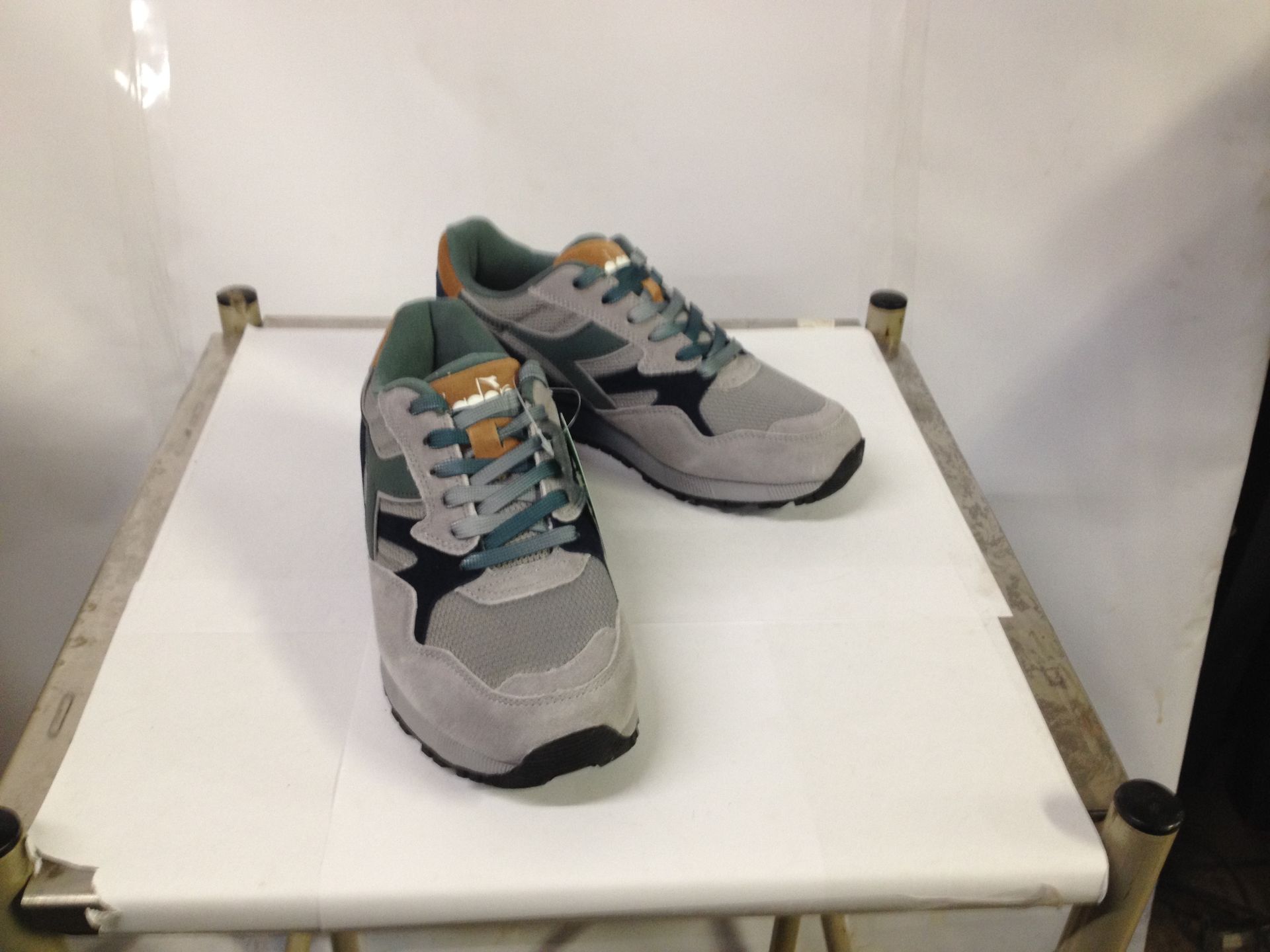 1 x Diadora Trainers | N902 Speckled | Colour: Grey Ash Dust | UK Size: 6 | RRP £ 50 - Image 2 of 2