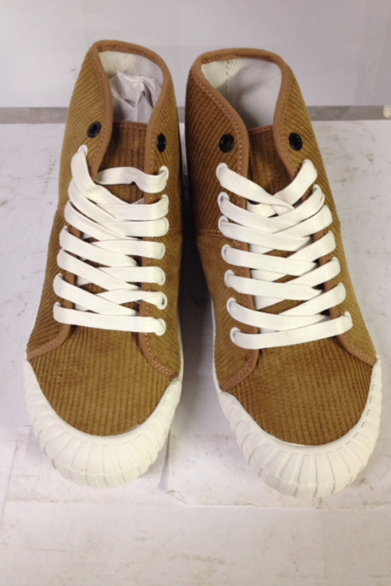 1 x Good News Trainers | Corduroy/Canvas-Natural Rubber | Colour: Tan | UK Size: 8 | RRP £ 60 - Image 2 of 2