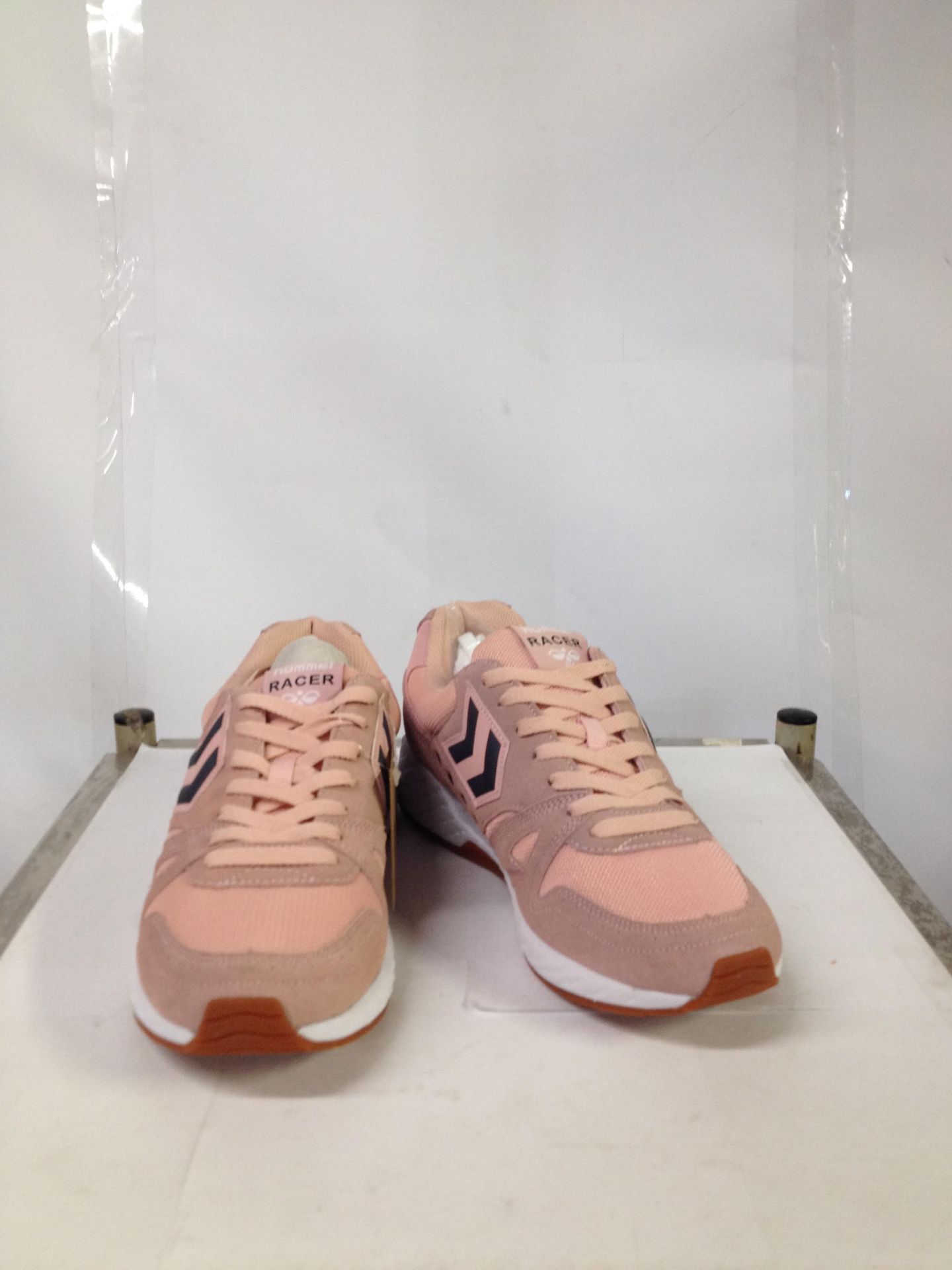 1 x Hummel Trainers | Legend Marathona | Colour: Mellow Rose | UK Size: 9.5 | RRP £ 70 - Image 2 of 2