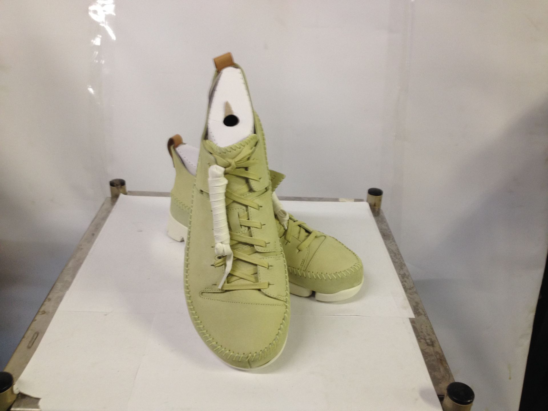 1 x Clarks Originals Shoes | Trigenic Flex | Colour: Sage Nubuck | UK Size: 11 | RRP £ 11O
