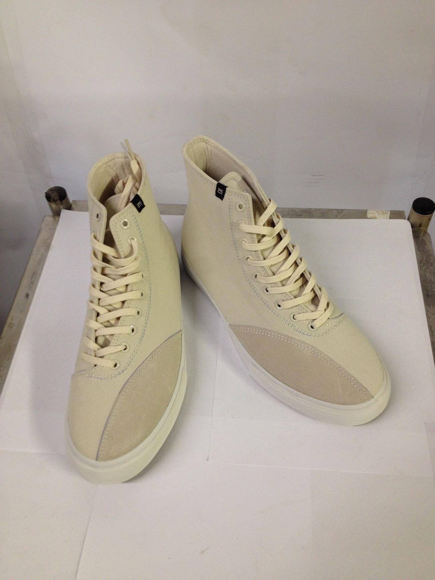 1 x Dodds High Top Sneakers | Colour: Winter White | UK Size: 7 | Unisex | RRP £ 55 - Image 2 of 2