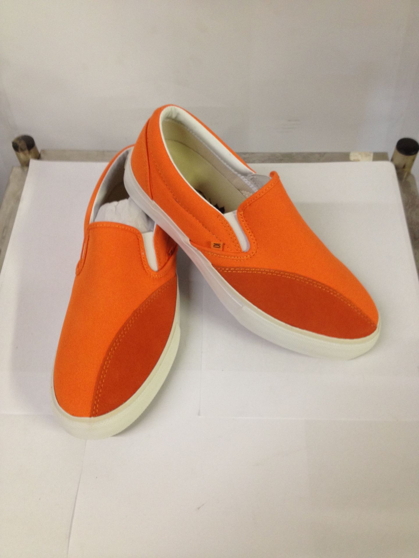 1 x Dodds Skate Shoe | Colour: Rich Orange | UK Size: 7 | Unisex | RRP £ 55